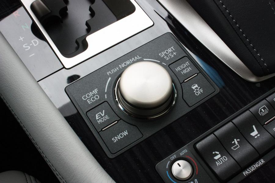  Lexus LS600h L 2013 года  (фото 7 из 45)
